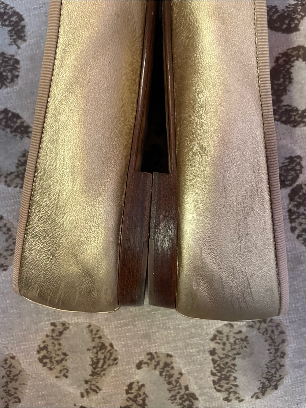 CHANEL Ballet Flat in Metallic Gold with Bow 37.5 - Picture 5 of 11